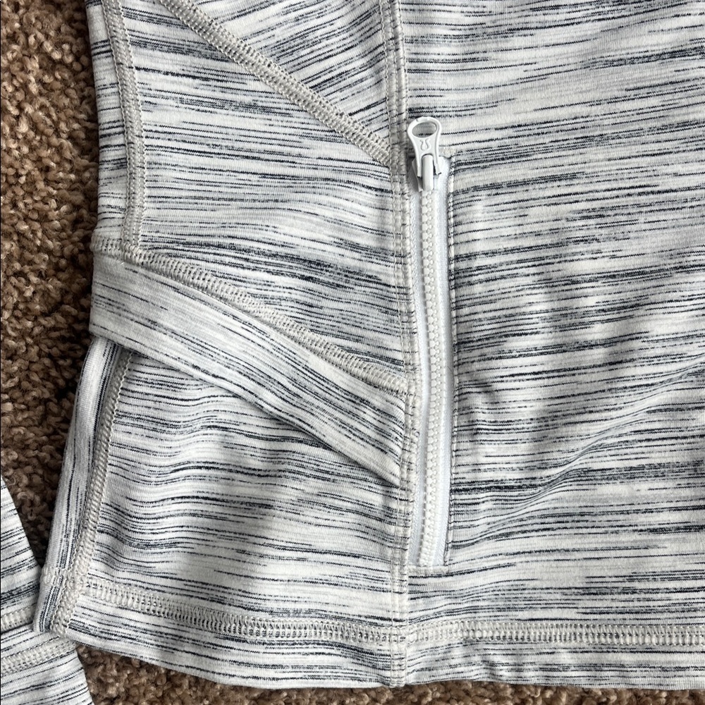 Lululemon Women's Heathered Gray Hustle in Your Bustle Long Sleeve Jacket 8 - Picture 9 of 16